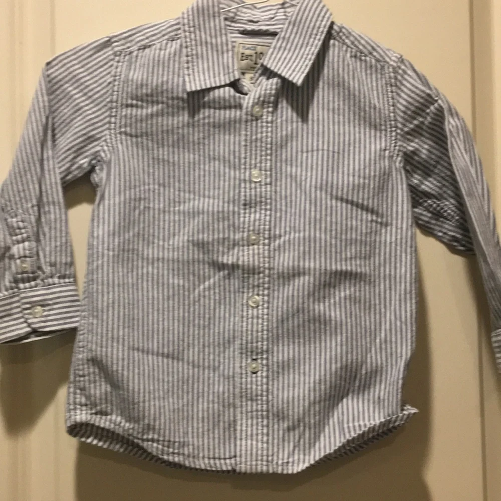 The Children’s Place boy stripe button down long sleeve shirt size 3T blue white